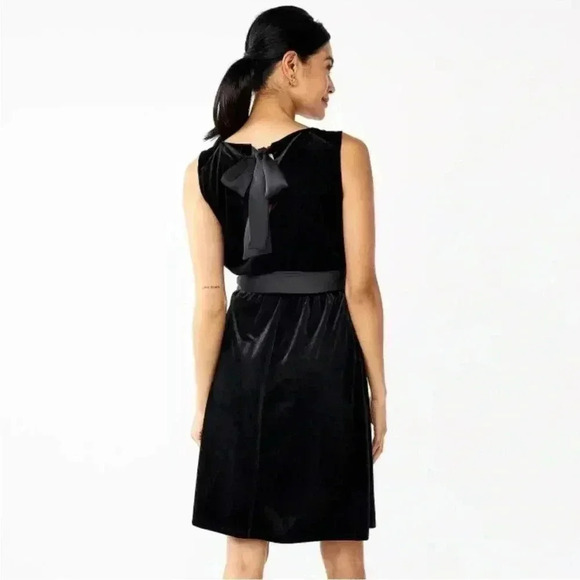 Draper James RSVP LBD Black Sleeveless Velvet Short Dress Sz Medium - Picture 2 of 10
